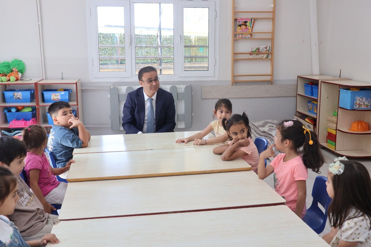 izmir_ilmem's tweet photo. İl Millî Eğitim Müdürümüz Dr. Ömer Yahşi, Beydağ Adile Şen Anaokulunu ziyaret ederek öğretmen, öğrenci ve velilerimizle bir araya geldi.

@tcmeb @Yusuf__Tekin @drsuleymanelban @yahsiomer https://t.co/xQCt0g5DX6