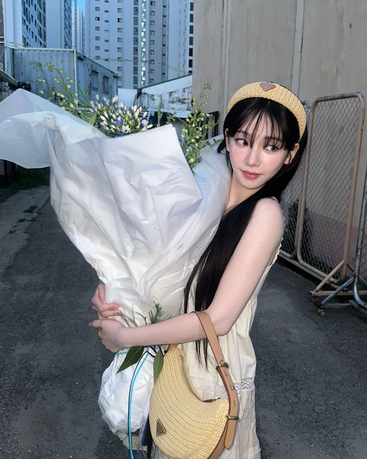creamscdx's tweet photo. happy birthday, ryul! 🎂✨
semoga panjang umur, sehat selalu, dilancarkan semua urusannya, dan dikelilingi banyak hal baik. may this year bring you closer to everything you've been wishing for. have the loveliest birthday! 🎀🤍 https://t.co/i7gzRQqkH6