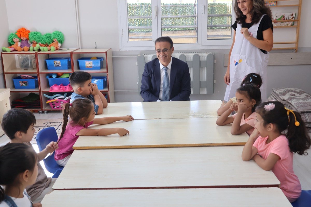 izmir_ilmem's tweet photo. İl Millî Eğitim Müdürümüz Dr. Ömer Yahşi, Beydağ Adile Şen Anaokulunu ziyaret ederek öğretmen, öğrenci ve velilerimizle bir araya geldi.

@tcmeb @Yusuf__Tekin @drsuleymanelban @yahsiomer https://t.co/xQCt0g5DX6