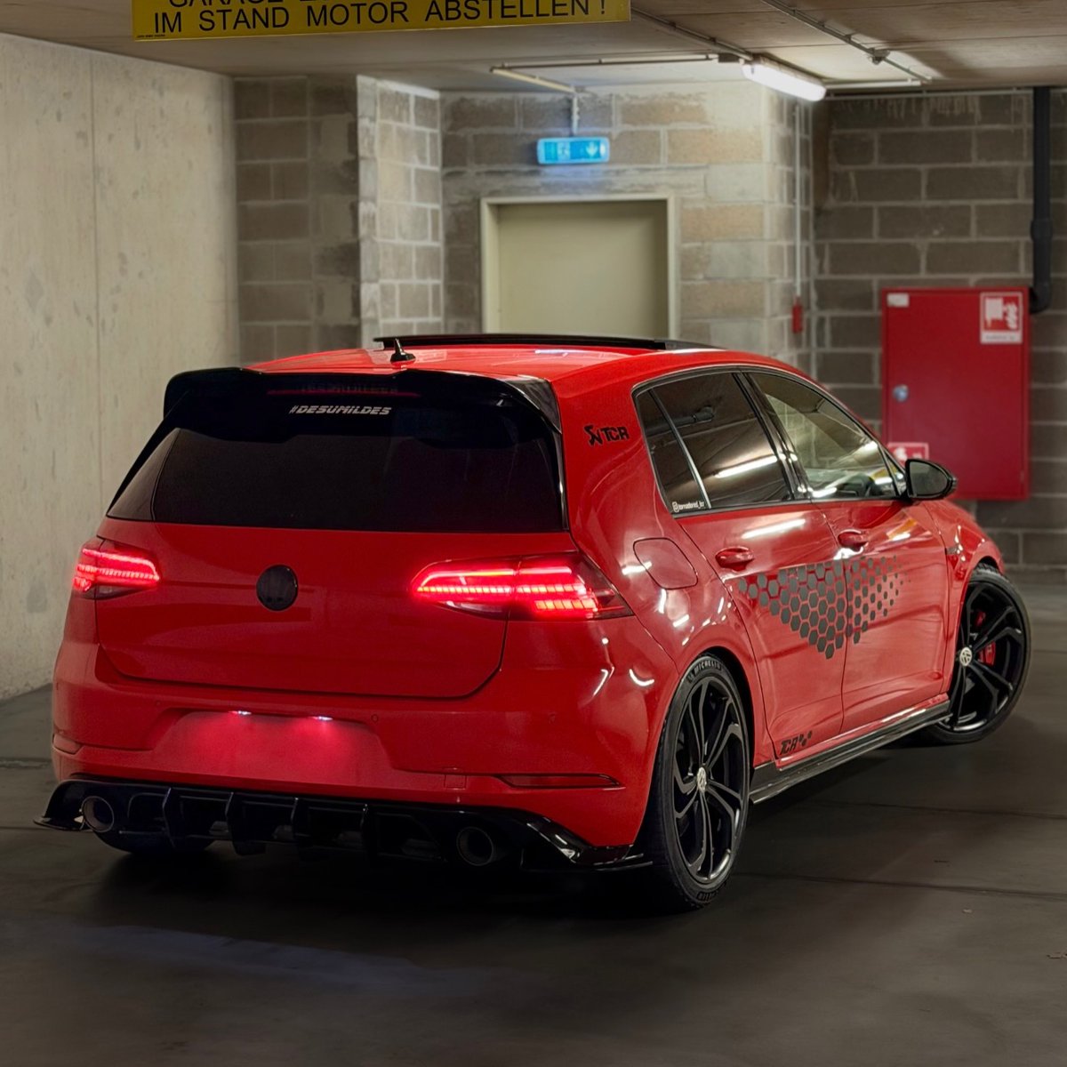 Kristophercgv5's tweet photo. MK7. 5 GTI TCR! Rate this TCR! https://t.co/E6EYAIOYdq
