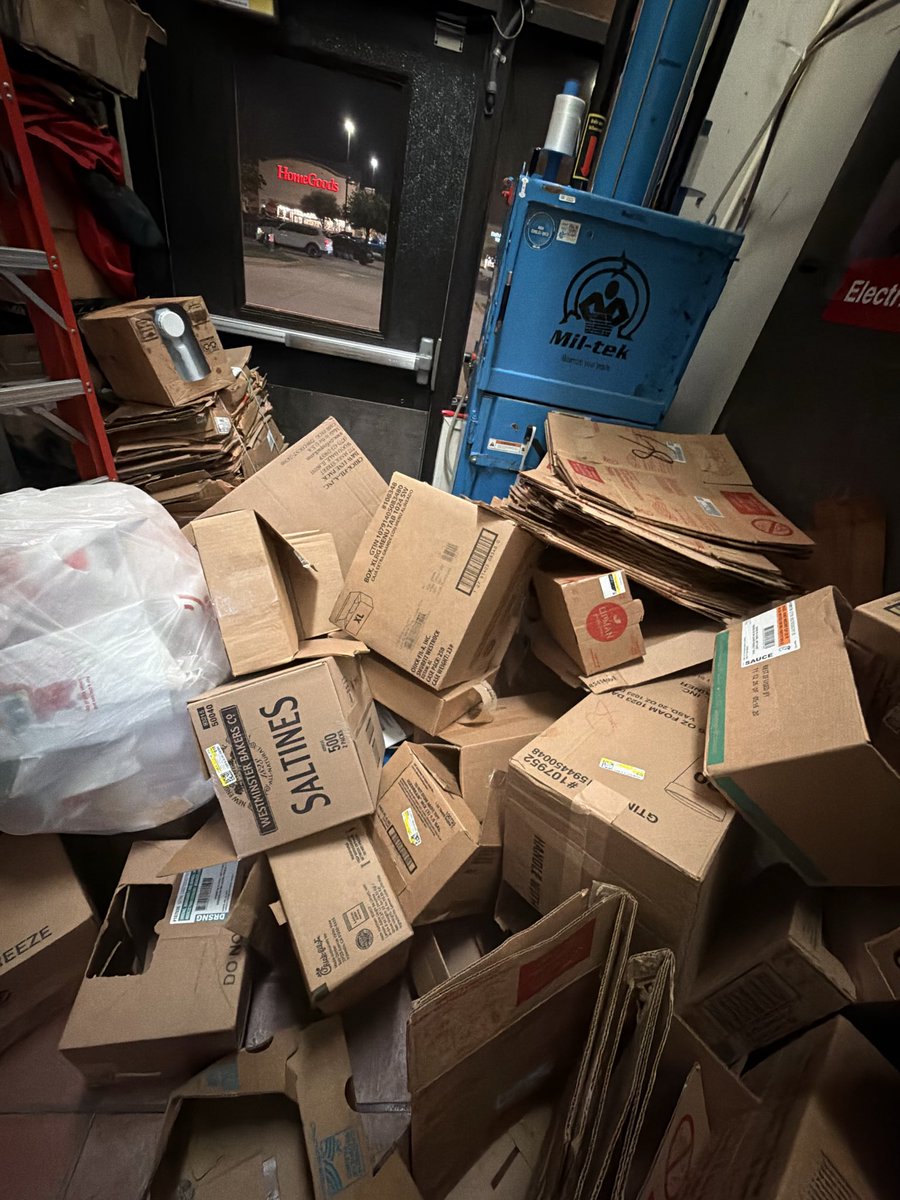 imGunko's tweet photo. work got me FUCKED UP https://t.co/NDO7JV775W