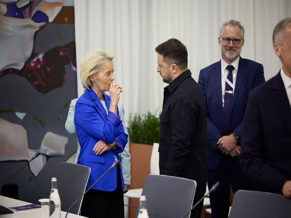 BowesChay's tweet photo. Ursula says the EU is set to transfer a further 3.3 billion euros to Ukraine https://t.co/ZQ31LuB3Tg