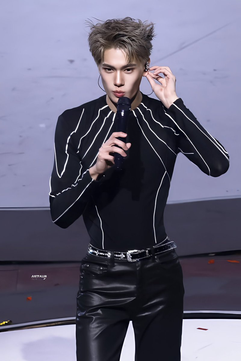 wunzen02's tweet photo. ความเอว ความสะโพกชีอ่ะ พี่เดรสสส https://t.co/wKwOp7bNNY