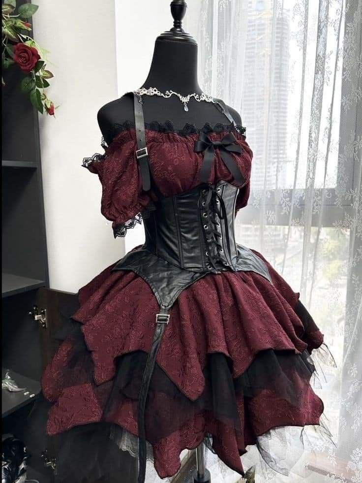 gentleescape's tweet photo. gothic elegance https://t.co/PFqtz6BS88