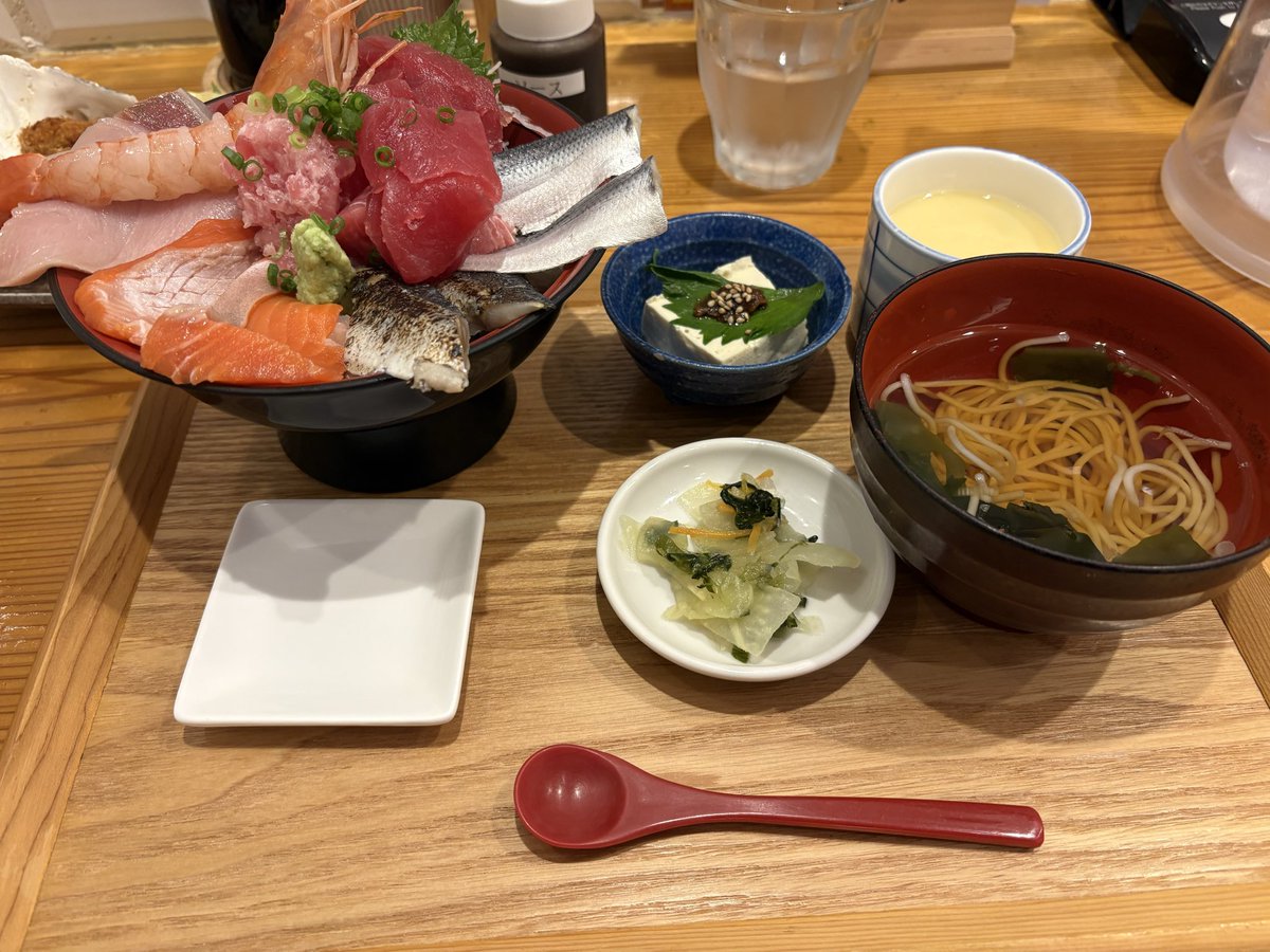 ars__uifan's tweet photo. 最後くらい豪華な物食いたいよなぁ！？ https://t.co/2wu2xTI8lx