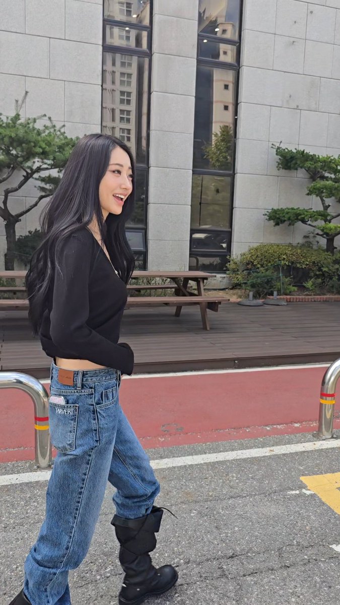 s2nnnnn2's tweet photo. 여의도에서 초미녀언니 자만추했어요 (여의도 kbs 에서 좃뱅이를 치며 

#경리 소주밤 화이팅 🔥 https://t.co/BRASMRoW0N