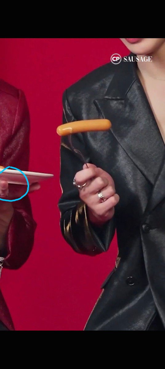 sty_czy28's tweet photo. @CPBrandTH I guessed because of the ring🤭

#TASTEดีเว่อร์ต้องงานคู่แล้วดิ
#CPBrand #ไส้กรอกซีพี
#phuwintang #ppnaravit #PondPhuwin https://t.co/5btFJz5t1t