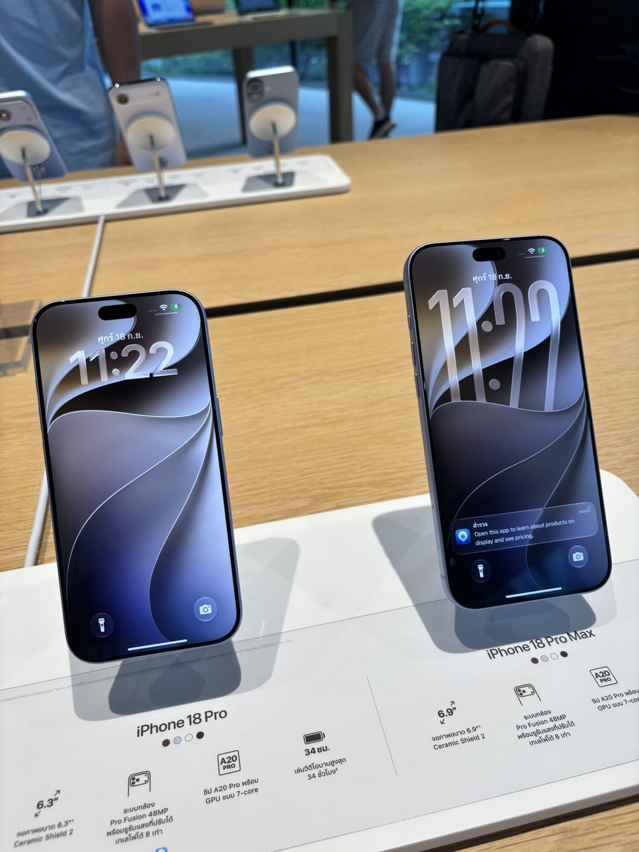 augusttherain's tweet photo. iPhone 18 ขายวันแรก Apple Store CTW คนแน่น แต่ของก็แน่นเช่นกัน 😆 https://t.co/qiI1Fh96oD