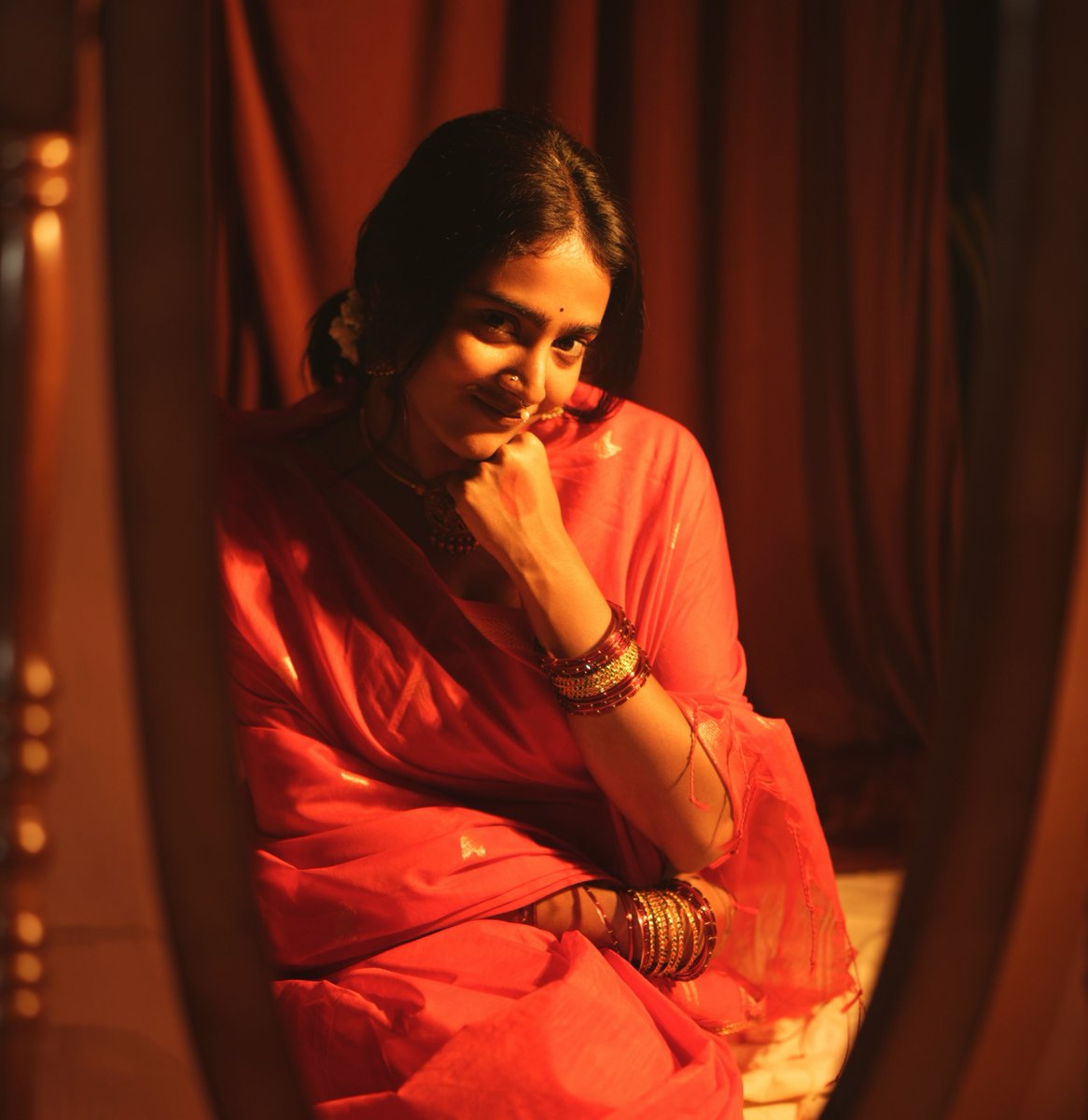 IamYogaLakshmii's tweet photo. Channeling my inner Goddess 🙂‍↔️

Just his little interlude, making my picture even more magical 😭🫠🪬🧿🪄

#arrforlife #arr https://t.co/lSy3iWBRix