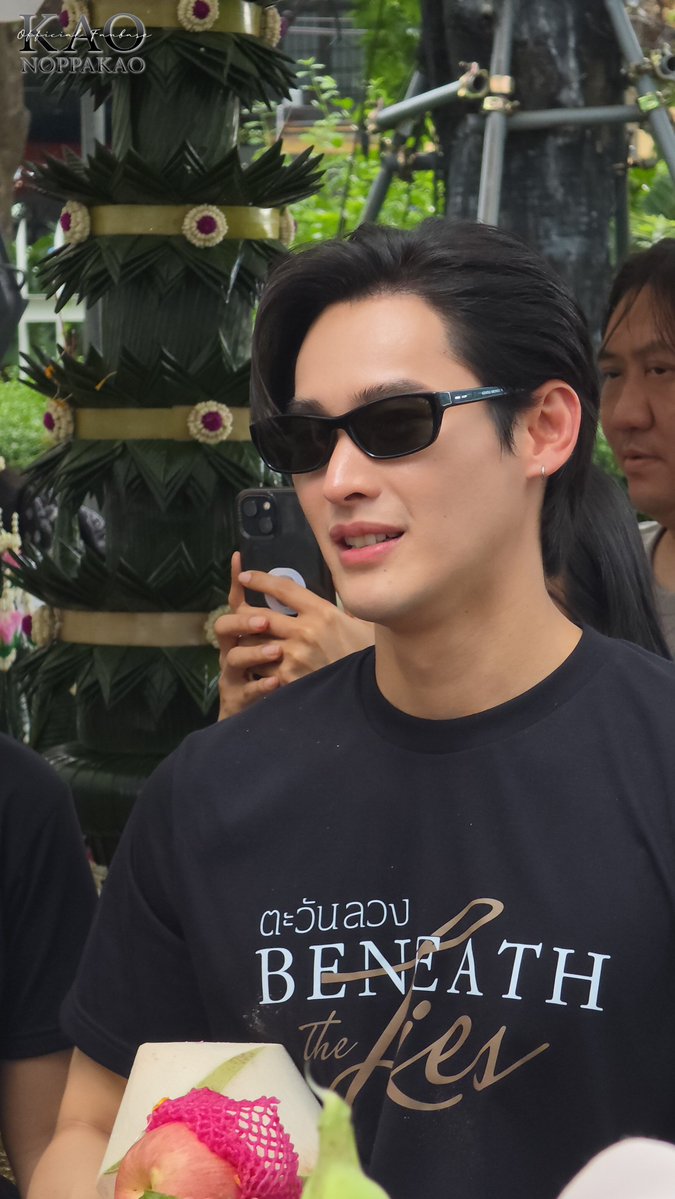 KaoNoppakaoTH's tweet photo. พี่เก้าลุคนี้หล่อมาก กร้าวใจมากกกก✨️🕶

KAO BENEATH THE LIES

#บวงสรวงตะวันลวง https://t.co/DZM6E57AVC