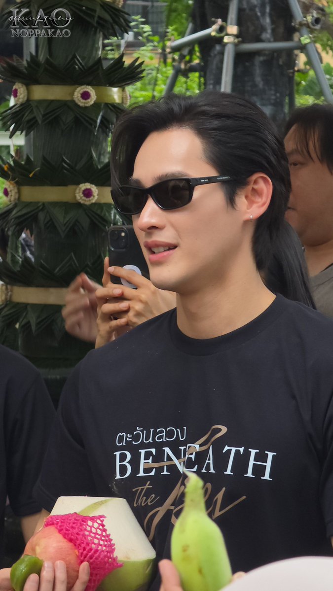 KaoNoppakaoTH's tweet photo. พี่เก้าลุคนี้หล่อมาก กร้าวใจมากกกก✨️🕶

KAO BENEATH THE LIES

#บวงสรวงตะวันลวง https://t.co/DZM6E57AVC