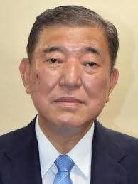 atu0511's tweet photo. 石破茂、人間として最低ですね。
消費税減税に対して、財政が損なわれると
通貨が安くなり、金利が上がる。
金利が上がり物価が上がれば苦しむのは誰か？だから減税より給付だ。だそうです。
それなら、選挙前に言えよ💢
選挙終わってガタガタうるせーな。
消費税減税により国民の手取りは上がるの。
財務省の犬＝石破茂。。