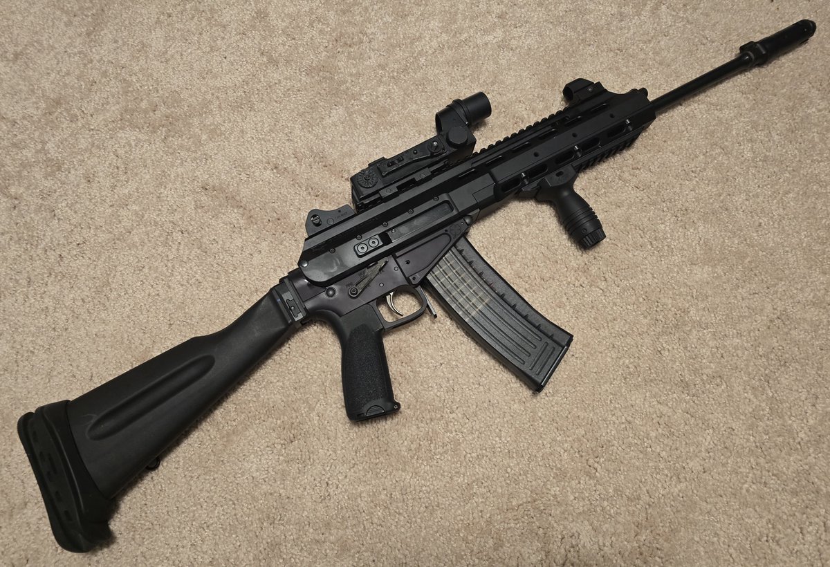 kerspl00shers's tweet photo. @MediaSupportAct @SpencerAly0 it isn't. generally all you need to do is remove a bit of material from the upper below the ejection port and across from it where the ak magazine is just too wide, and then sand the feed lips down a bit depending on the magazine and carrier fitment https://t.co/lbfXAQshRc