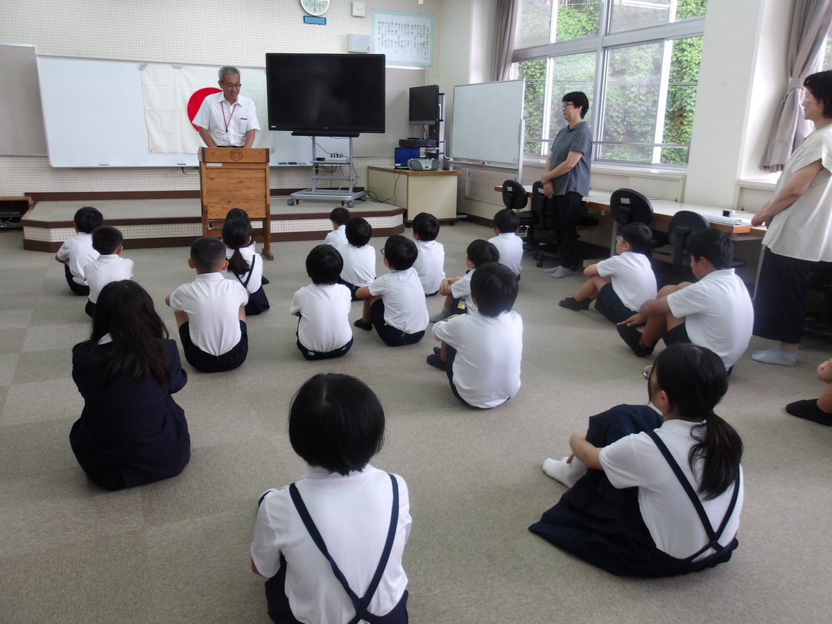ooguro_esc's tweet photo. 9月1日火曜日　2学期の始業式がありました。2学期はたくさんの行事があります。夏休みに蓄えた力をいっぱい発揮してほしいと思います。 https://t.co/0CjlZtCAcd