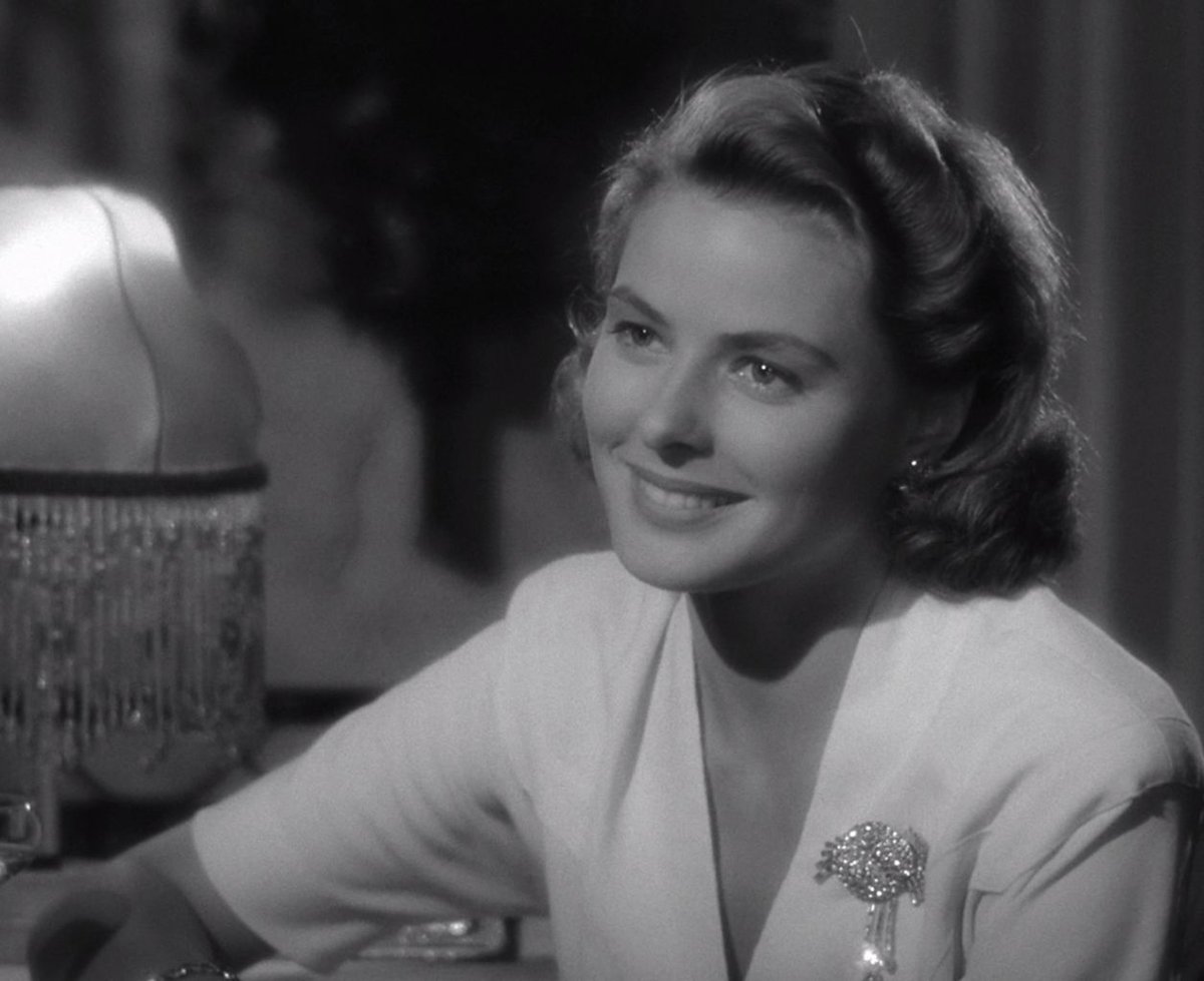 oldhllywoods's tweet photo. ingrid bergman as ilsa in casablanca (1942) https://t.co/B65CawMZAX