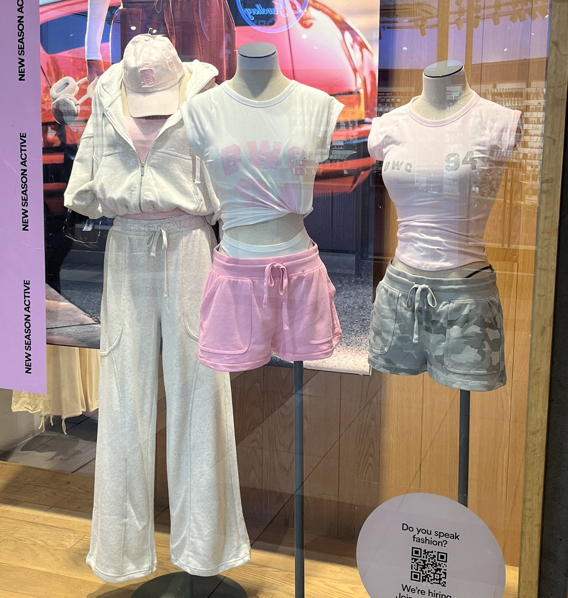 jaykaybobaeyes's tweet photo. seeing cute clothing sets when you're not skinny enough is actual torture https://t.co/sB6lsv6SIC
