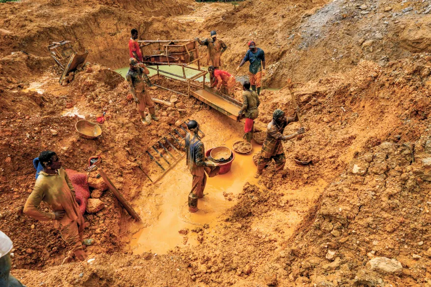 GNFBreaking's tweet photo. At least 37 suspected illegal miners have died while in custody of Nigeria’s civil defence corps in Niger State. Authorities have opened an investigation, while the cause of death remains under examination. https://t.co/lGnk13zvOP