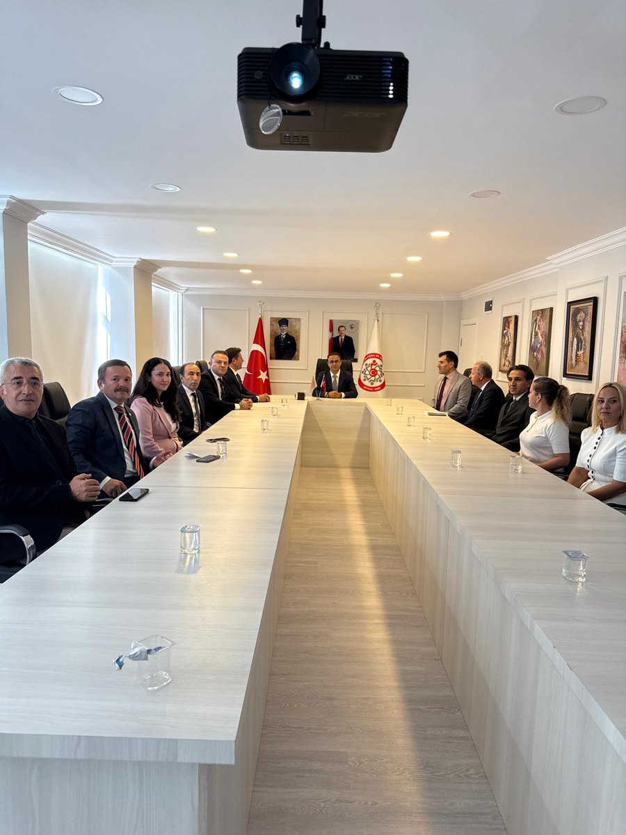izmir_ilmem's tweet photo. İl Millî Eğitim Müdürümüz Dr. Ömer Yahşi başkanlığında Beydağ ilçemizde görev yapan eğitim yöneticileri ile "Eğitim Değerlendirme Toplantısı" gerçekleştirildi.
@tcmeb @Yusuf__Tekin @drsuleymanelban @yahsiomer https://t.co/e6eVQeuPiA