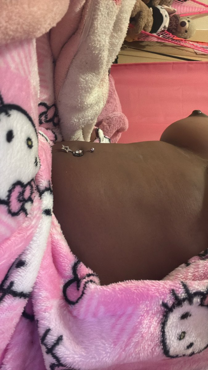 ArtistInso32446's tweet photo. Considering I have a super flat belly, and I get this bloated after dinner is crazy https://t.co/Zif1Bc1gSz