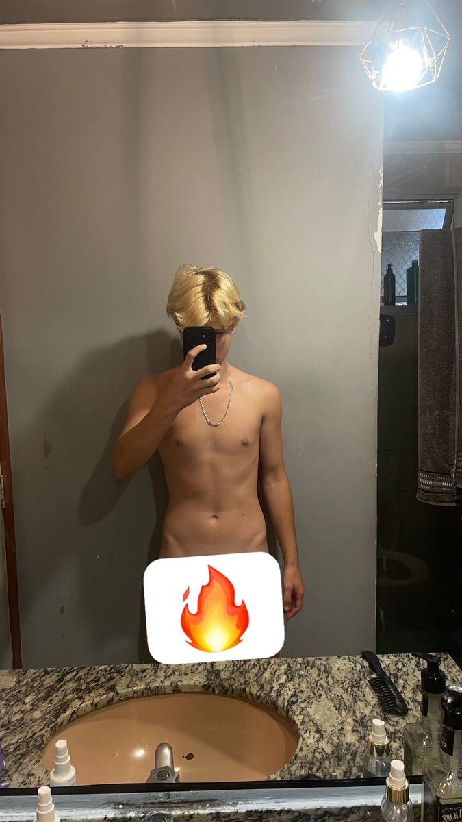 matheuscadeofc's tweet photo. Quem lembra de mim? LOIRIN DO ES 

🫅🏼

#mucilon #pauzão #piroca #perv #novin #heteroenganado #HeteroEngañado #vazouvídeo #novinho #vazados #novinhodopirocão #novinhopirocão #brotheragemhetero #BROTHERAGEM #PINTOSAWARDS #PINTOAWARD https://t.co/bS9PjmhWv7