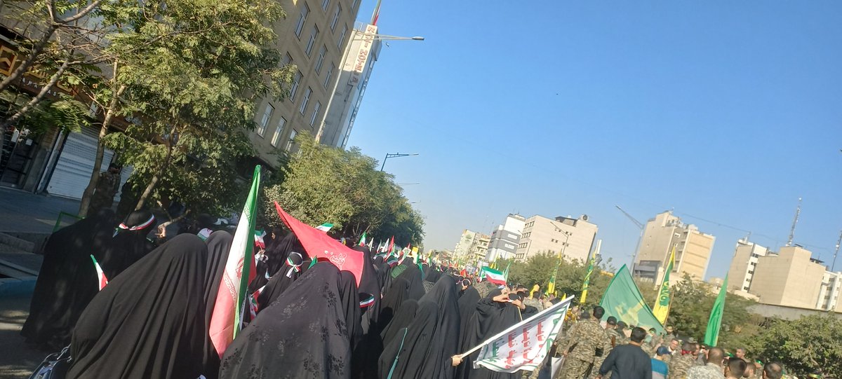 r92866462's tweet photo. دش* من ایران بداند 
ایرانی خ*ون می‌دهد اما خاک نه👋🏻
#رزمایش_313هزار_جانفدای_ایران https://t.co/5YwIXs4szk