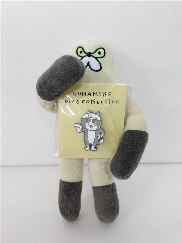 kumamine_mingei's tweet photo. 【新商品】
最後はこちらなのです😸👉
④ピンバッジ　全7種　770円(税込)
・仕事猫のピンバッジ
　ヨシ！・正面ヨシ！・軽バン・書店・・・・
・電話猫のピンバッジ
・いっぴき狼クラブピンバッジ

以上、新商品のお知らせでした！
モナジアナでの販売方法につては店舗アカウントにて告知がある予定ですのでそちらをご確認下さい〜。