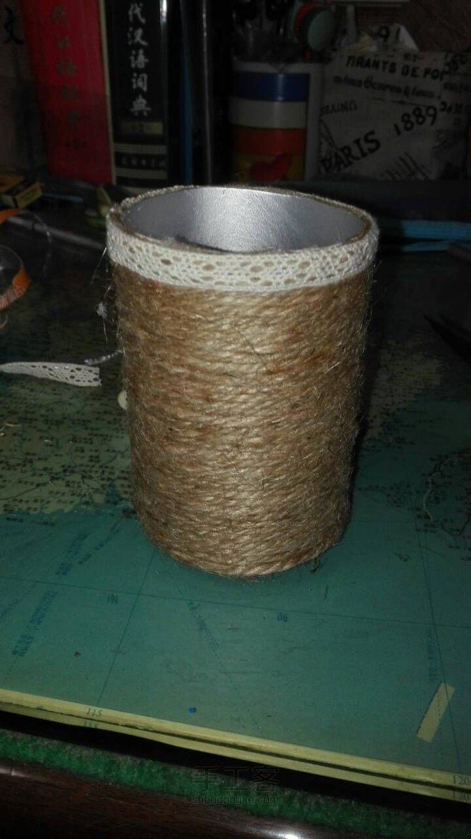 cottw413376's tweet photo. Turn an old glass jar into a cute pencil holder with rope and paints—easy, eco-friendly, and perfect for your desk!， https://t.co/WKWtUI4tnk