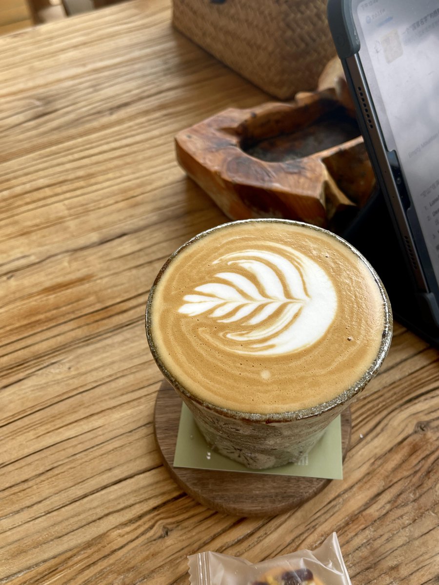 firev830799's tweet photo. Another productive day at the office! Finished the client report and grabbed a quick coffee with the team. Small wins make big days https://t.co/VM9fqFH0xN