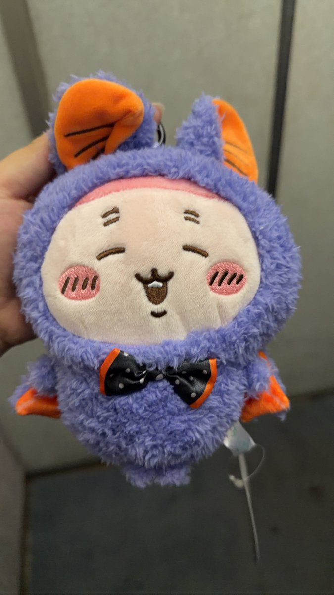 tea_mi_24's tweet photo. 昼外食べに行ったらびっくらたまご鬼のように入荷してるダイコクあった
買おうかと思ったけどカニが私を呼んでおりました https://t.co/UM9ISyeZdJ