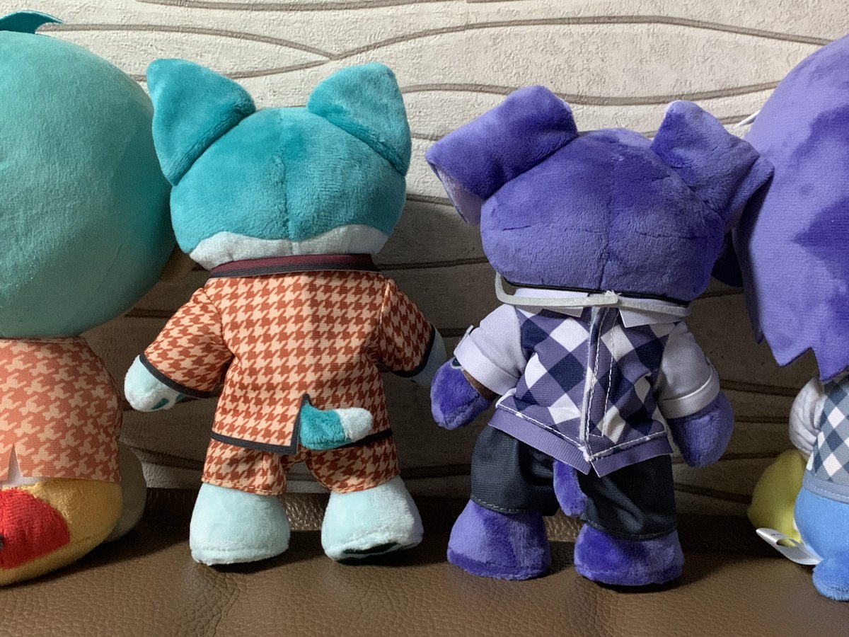 nnhirbr's tweet photo. 사사로 개누이🐶 디테일 비교
사누누는 뾰족하게 모여서 여우같은 주둥이고 로누누는 좀더 둥그스름한 주댕이
꼬리도 사누누는 끝이 희고 약간 통통한 꼬리 로누누는 얇고 끝이 뽀죡한 꼬리 https://t.co/9PeNGZiPwk