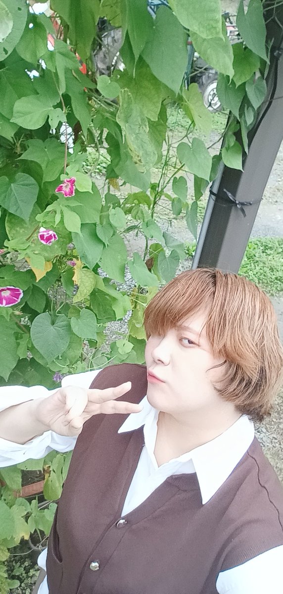 fv4p2's tweet photo. 今日は幸せと思えるから
自撮りしたよ🥹💖

来月は家族と青森の紅葉🍁
��に行く予定🥰️
うわ〜楽しみ
⍤⃝♡🌱𓂃 𓈒𓏸.*･ﾟ✨ https://t.co/bXhPhGljFO