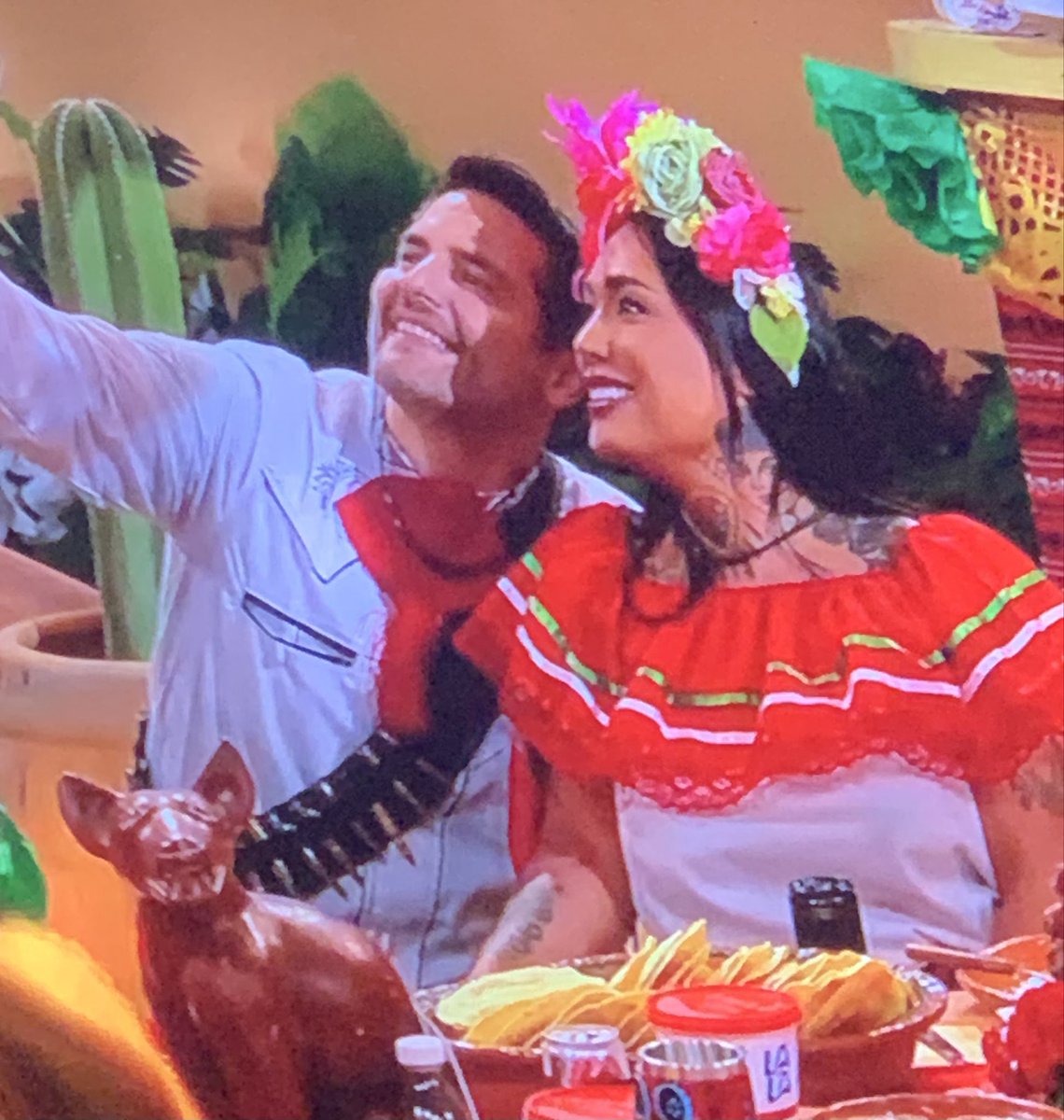maximiliano70_'s tweet photo. Memo no puede irse, ya que es la base de los dos principales shippeos más importantes de la temporada… MEHIR Y KARISCHURTZ😍🙂‍↕️😏 

VOTA X MEMO 🙏🏼 MEMO NO SE VA 🙏🏼
#LaCasaDeLosFamososMéxicoMx https://t.co/31ukjmDQTt