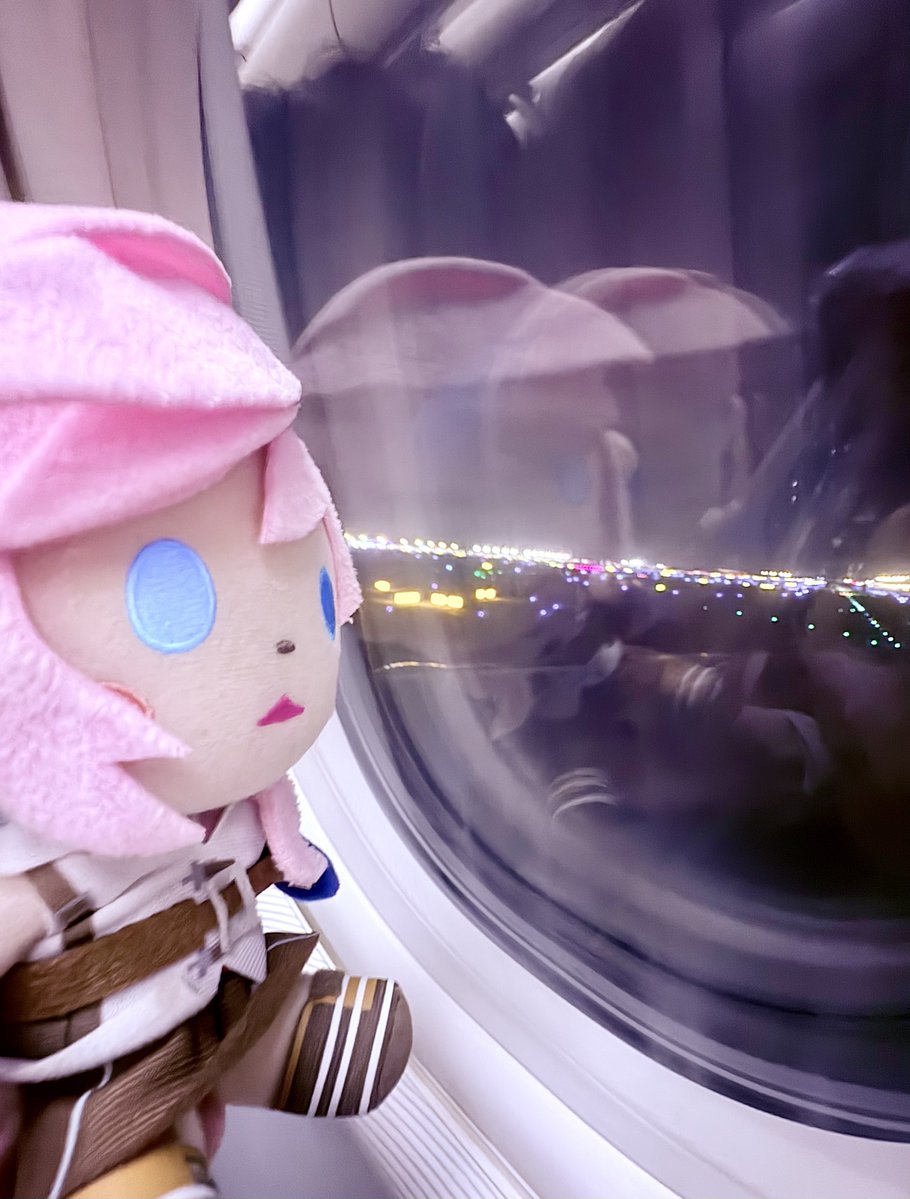 JaioSolas's tweet photo. Tokyo -> Shanghai -> Istanbul 
From night to day…15 hrs
🌹
Traveling with Lightning 
⚡️ 

#FFXIII #finalfantasy #lightning https://t.co/IpMZVY04VI