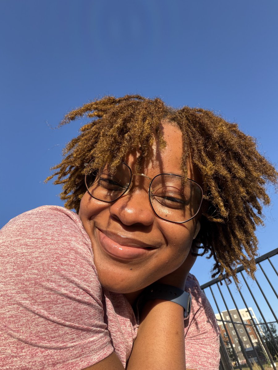 comfortomovre's tweet photo. Soaking in the last few days of summer. Ohhh, how I’ll miss the warmth so dearly 🥹 https://t.co/6TKiPSOKd4