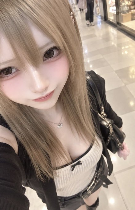 pattybiffath1's tweet photo. ぶらぶらしてるよ♡ 
すぐ合流できる人いる？ https://t.co/9jN4IXdlGB