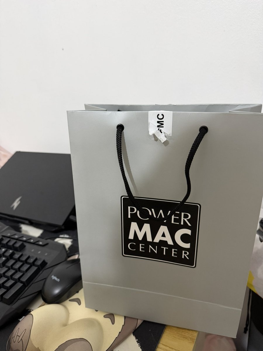 jlndrthy's tweet photo. wts

iPhone 17 256GB White

Payment first before opening upon meet up. 

• Brand new and sealed
• Original Apple cord, free case, free adapter
• Power Mac 

RFS: Impulse purchase. The price of the iPhone 17 Pro went down at Power Mac Center, so I decided to get the Pro inste https://t.co/Fo1bs24h2o