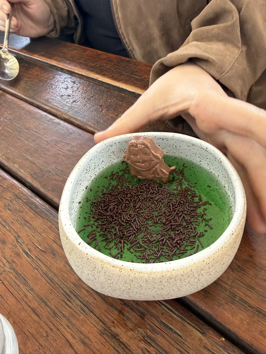 Leonsjogren's tweet photo. Friend had never heard of a Frog In The Pond so we got her one at the pub.

Is Frog In The Pond a Melbourne only thing? https://t.co/6h0GAbymzu