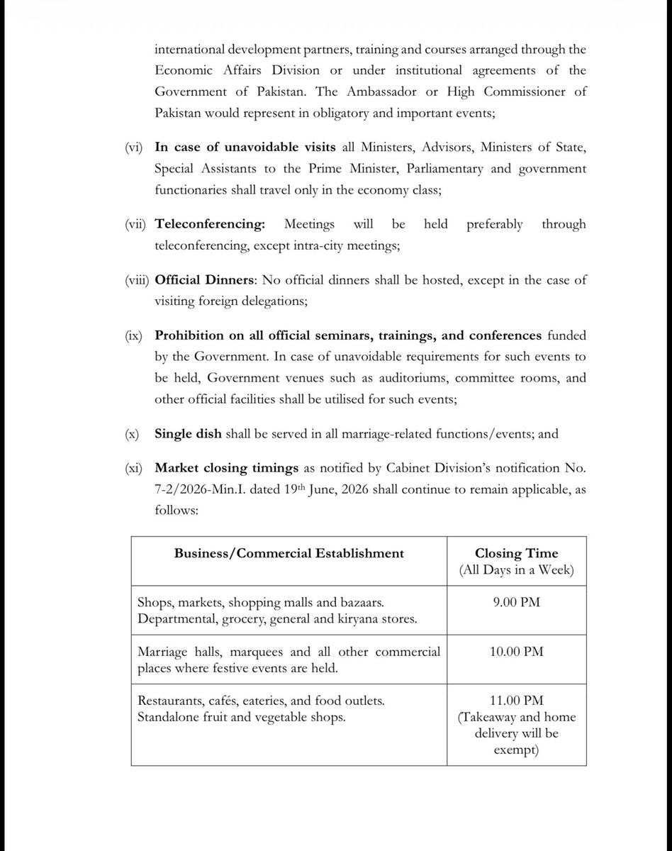 GNFBreaking's tweet photo. Pakistan has imposed new fuel-conservation measures, including a ban on government vehicle purchases, a 50% cut in official fuel allocations and a three-month foreign-travel ban. Markets must close by 9pm, while restaurants can remain open until 11pm. https://t.co/xJLZDUYPjU
