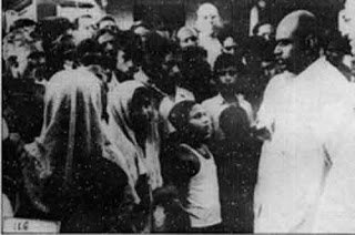 sarkar28922's tweet photo. In 1950, Dr. Syama Prasad Mukherjee spoke with Bengali Hindu refugees at a refugee camp in Dhulabira, Krishnanagar, following the Pogrom of Bengali Hindus in East Pakistan at the hands of local Muslims. https://t.co/OsB4uPRbwr