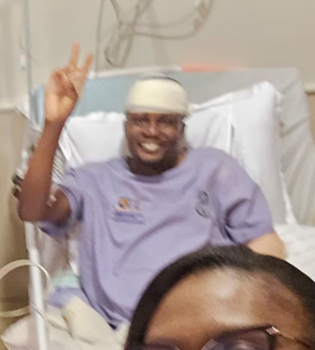 _edem_edem_'s tweet photo. Around this time a month ago, I was unconscious and being stabilised after I'd been run over by a vehicle during my run the previous day

It's been a tough month but I'm tougher.
I'll keep working hard until I can walk on my own feet. https://t.co/rtdbaxPhD6