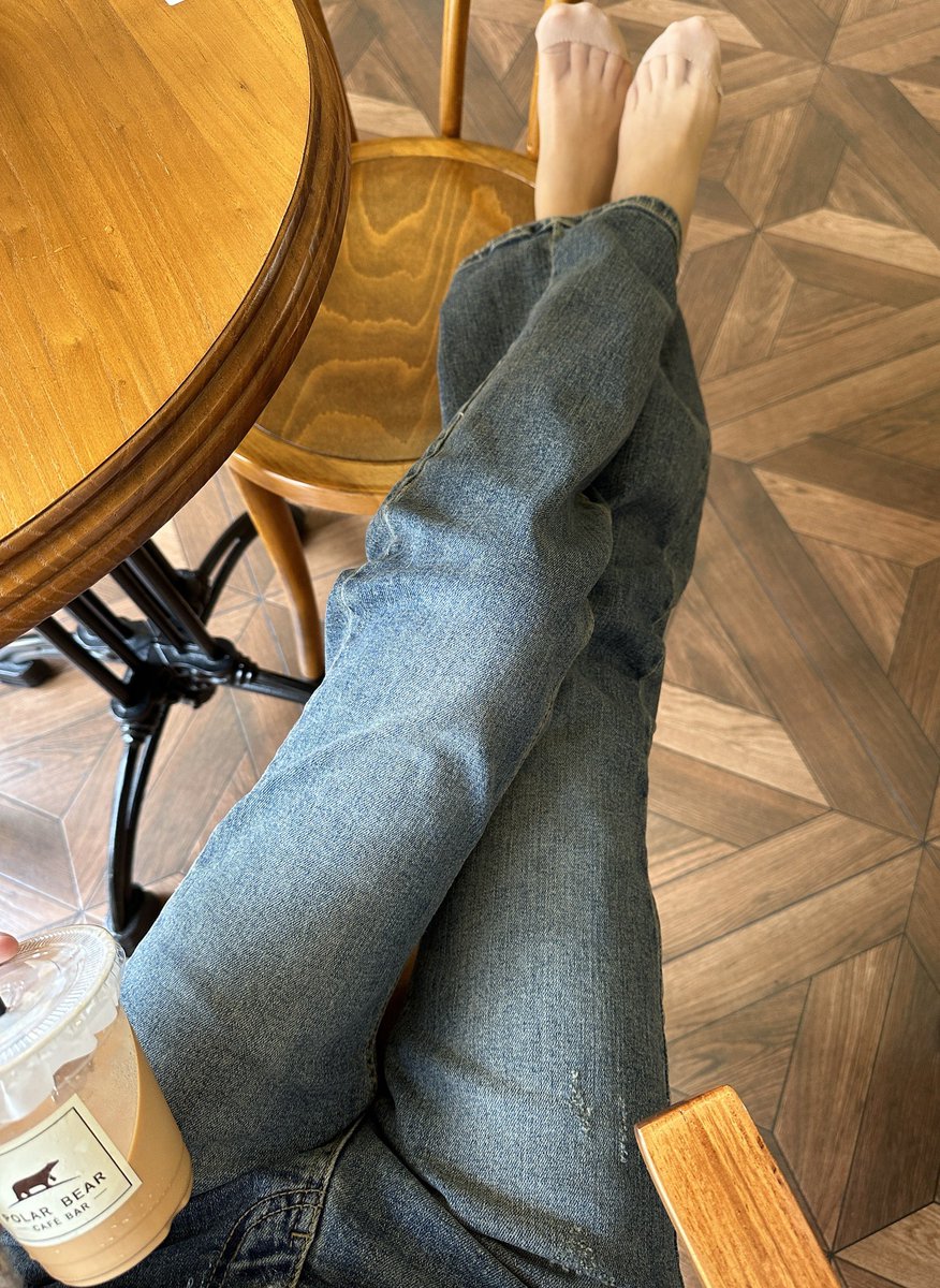 aojiaoxiaowanzi's tweet photo. 又来跟小哥哥面交啦！他说穿脚上没脱之前拍几张照片留念
#脚控 #原味襪襪 https://t.co/oDgsioXc0G