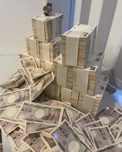 Paypayrw2h's tweet photo. もし今日、500万円もらえたら何に使う？🤔💴

① 借金を返す
② 投資する
③ 人生をもっと良くするために使う https://t.co/Q1jCzrrzkO