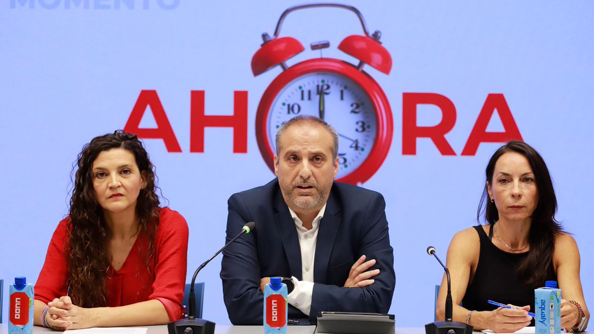 OscarSanchez's tweet photo. Desde @serviciosccoo se piden subidas entre el 4% y el 7% en el nuevo convenio de banca.

📄 ¿Quieres leer el informe completo? 

✊🏻 Aquí lo tienes disponible https://t.co/f1L8i9X0Bq
📺 Video Rueda de prensa 
https://t.co/OV3dqzWRF7 https://t.co/bgMSMsklRr