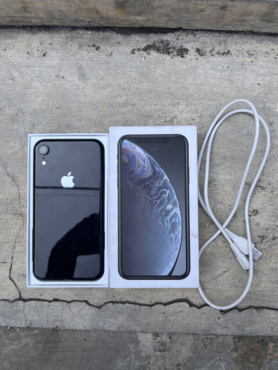 kaviyji's tweet photo. wts iphone xr 128gb 2.8 jt
- inter all operator
- face id on
- true tone on
- bh 79% 
- lengkap box + charger + case
- dom sby (bisa shopee)
dm minat #zonauang https://t.co/6PX7qhz4SR
