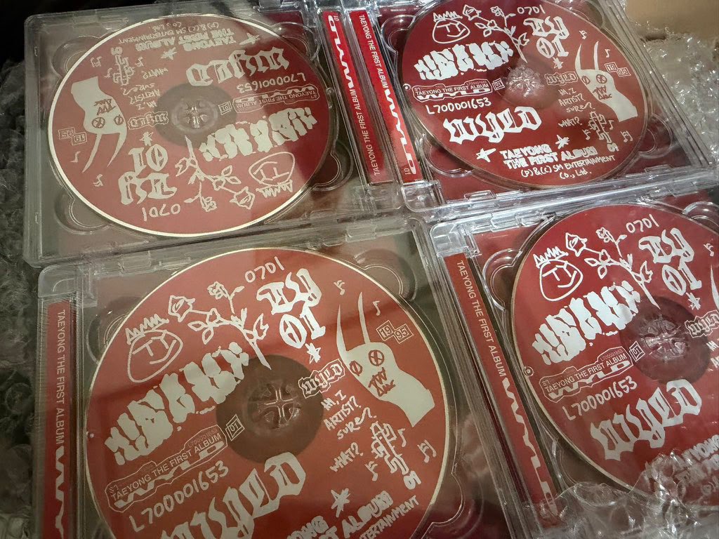 tyomi_go's tweet photo. OPEN PO TAEYONG 1st ALBUM WYLD x SELLKOR JEWEL CASE VER.

💸 42.268 BERSIH KR.

🚫ems tax pack adm 🍊
✅GO LINE/WA Trusted
📍Malang, Jatim

Minat DM/Rep. https://t.co/j8m3j2ZFk4