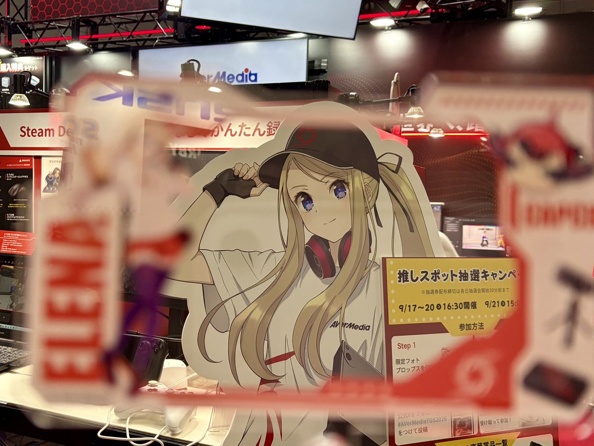 IKEDA_MIKI's tweet photo. 東京ゲームショウ2026に来たら善司さんがしゃべってた。  @zenjinishikawa 

こんなちっちゃなデバイスでいろいろできるみたいです、すごーい！導入検討しなきゃだ…

そしてエレーナちゃんかわいい😍

#AVerMediaTGS2026
@AVerMediaJapan 
#TGS2026 https://t.co/MfU2XiK9bZ