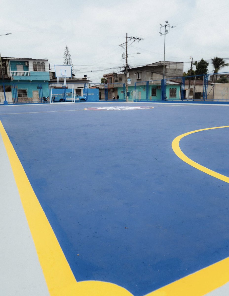 speedlne's tweet photo. 🚨🔵Chelsea has unveiled their “Can’t Tame Us” court refurbishment in Guayaquil, Ecuador 🇪🇨 https://t.co/5RVGWUpkN3