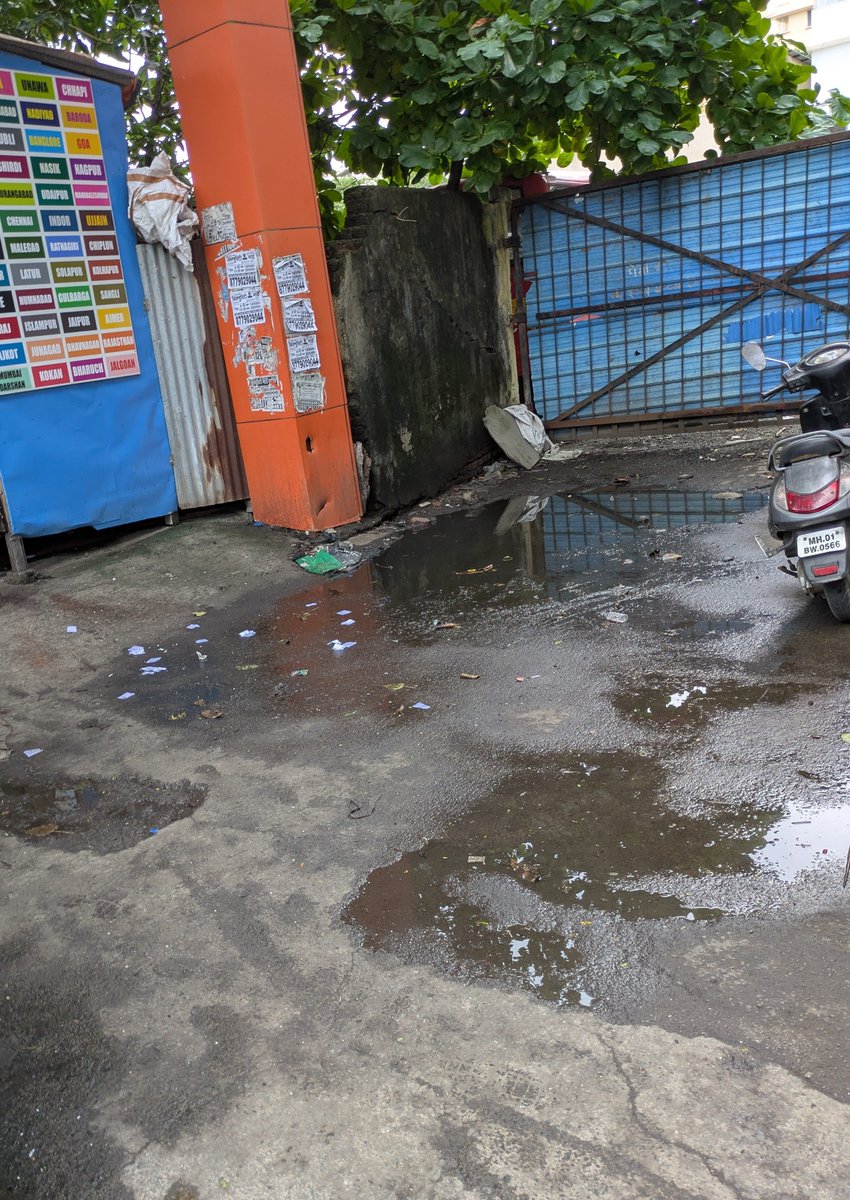 Balchandra's tweet photo. Ilegal garage right outside closed ST  depot gate next to Dudhwala building opposite Kailash building Mumbai Centralwashing bikes,stagnant water perfect breeding ground for mosquitoes @AshwiniBhide @mybmc @mybmcWardE @mybmcHealthDept @mybmchealth @CPMumbaiPolice @CMOMaharashtra https://t.co/Z9dS9ZO2Bh