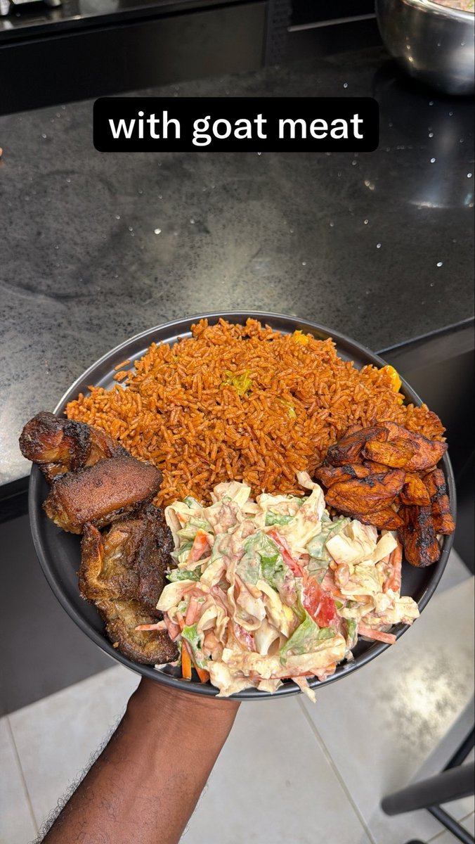 alhajitheozzzy's tweet photo. Proper Ghana Jollof, now choose your plate https://t.co/1ArGRm8o2R