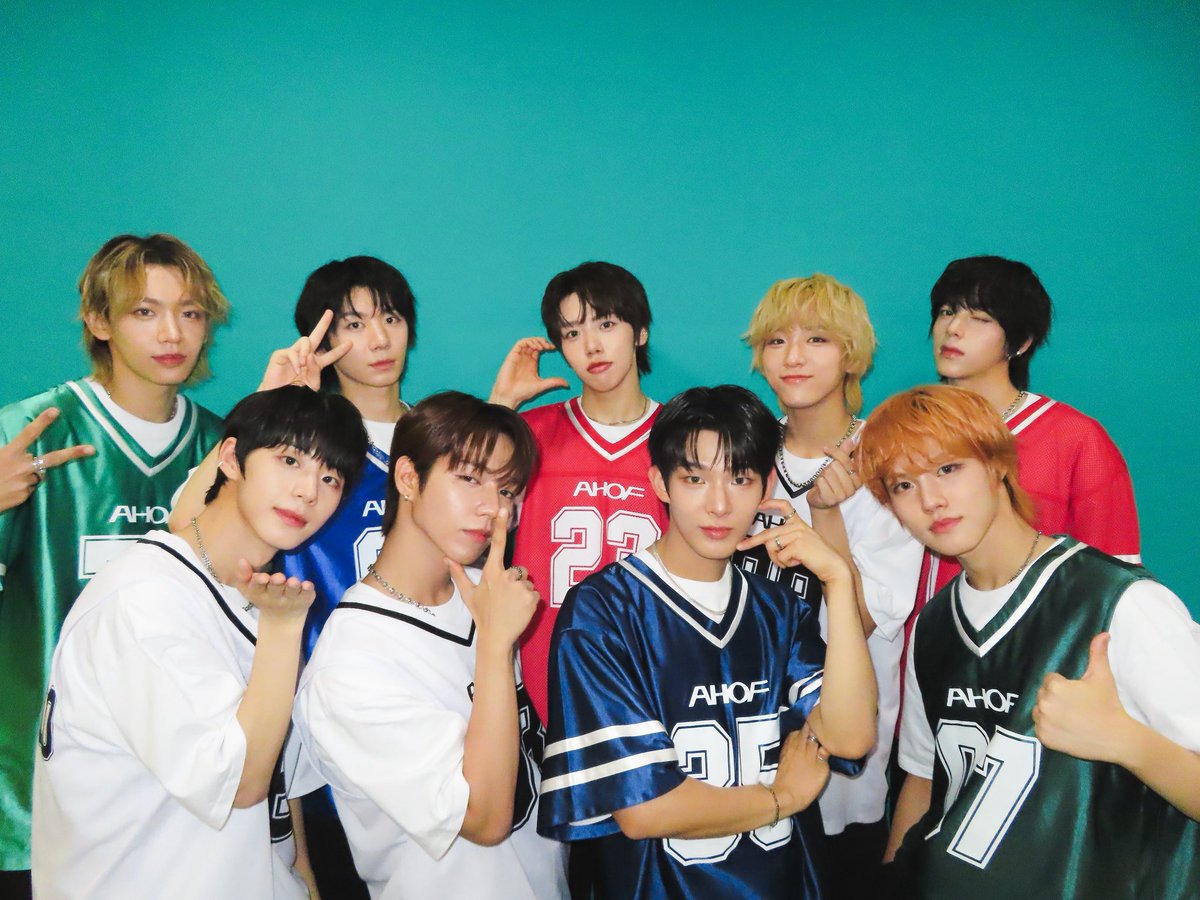 dailyahof's tweet photo. #AHOF #아홉 https://t.co/KZmjdxVTIe